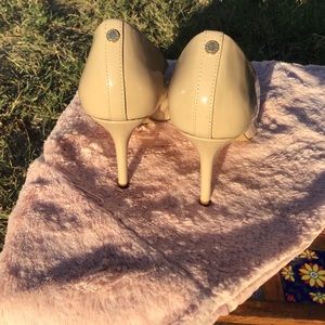 Express nude round toe point heels, SZ 8